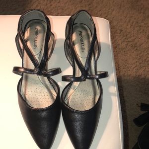 Black pumps NWOT